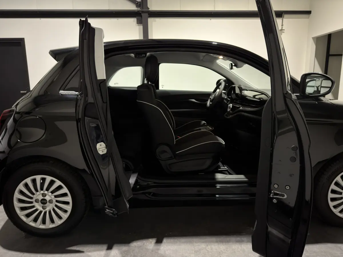 3+1 42 kWh | Apple CarPlay - Android Auto | Stoelen verwarmd | Dodehoek detectie