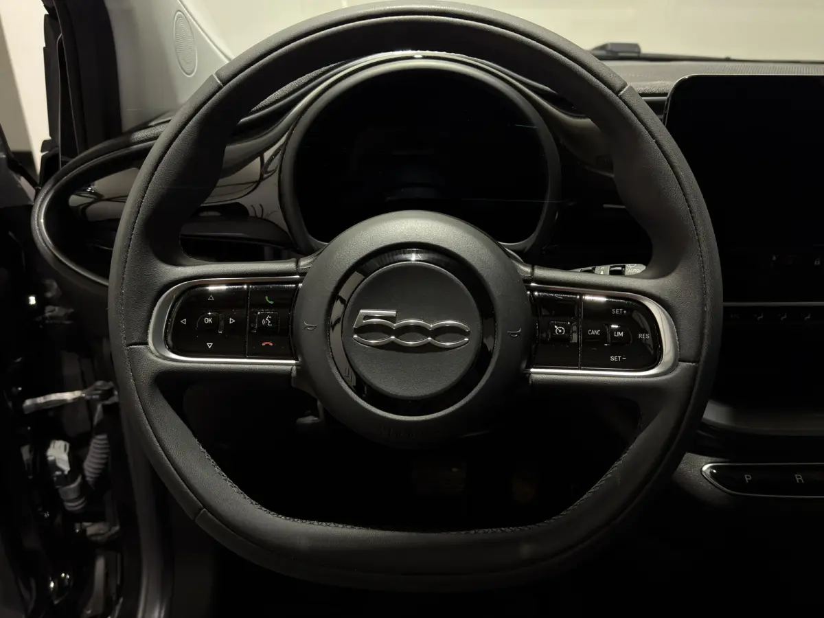 3+1 42 kWh | Apple CarPlay - Android Auto | Stoelen verwarmd | Dodehoek detectie