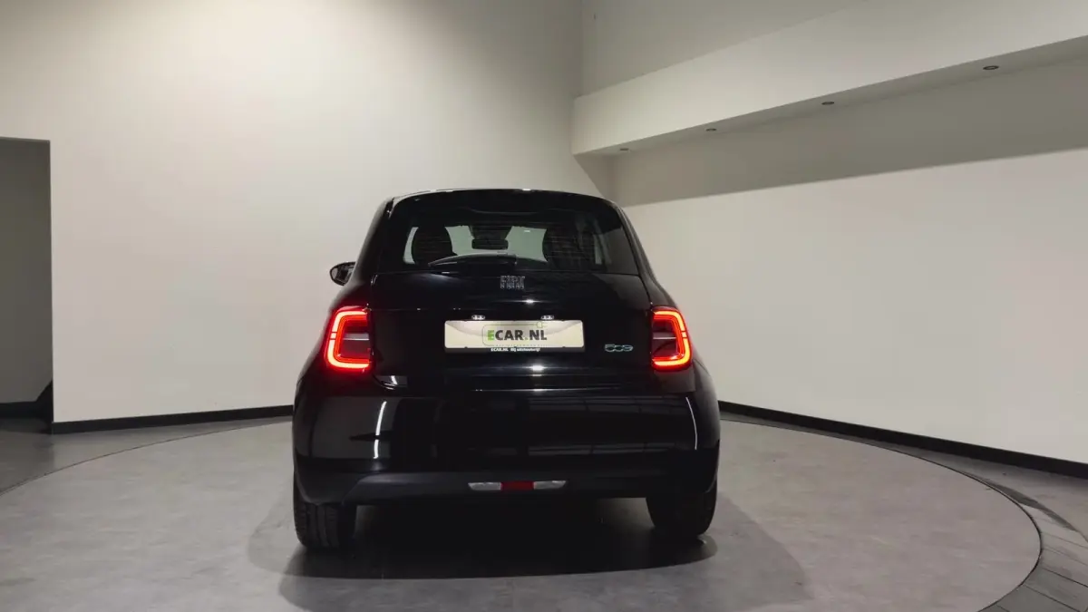 3+1 42 kWh | Apple CarPlay - Android Auto | Stoelen verwarmd | Dodehoek detectie