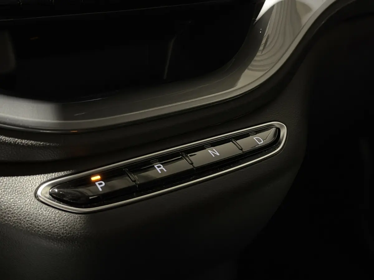 3+1 42 kWh | Apple CarPlay - Android Auto | Stoelen verwarmd | Dodehoek detectie