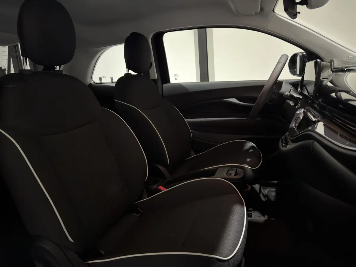 3+1 42 kWh | Apple CarPlay - Android Auto | Stoelen verwarmd | Dodehoek detectie