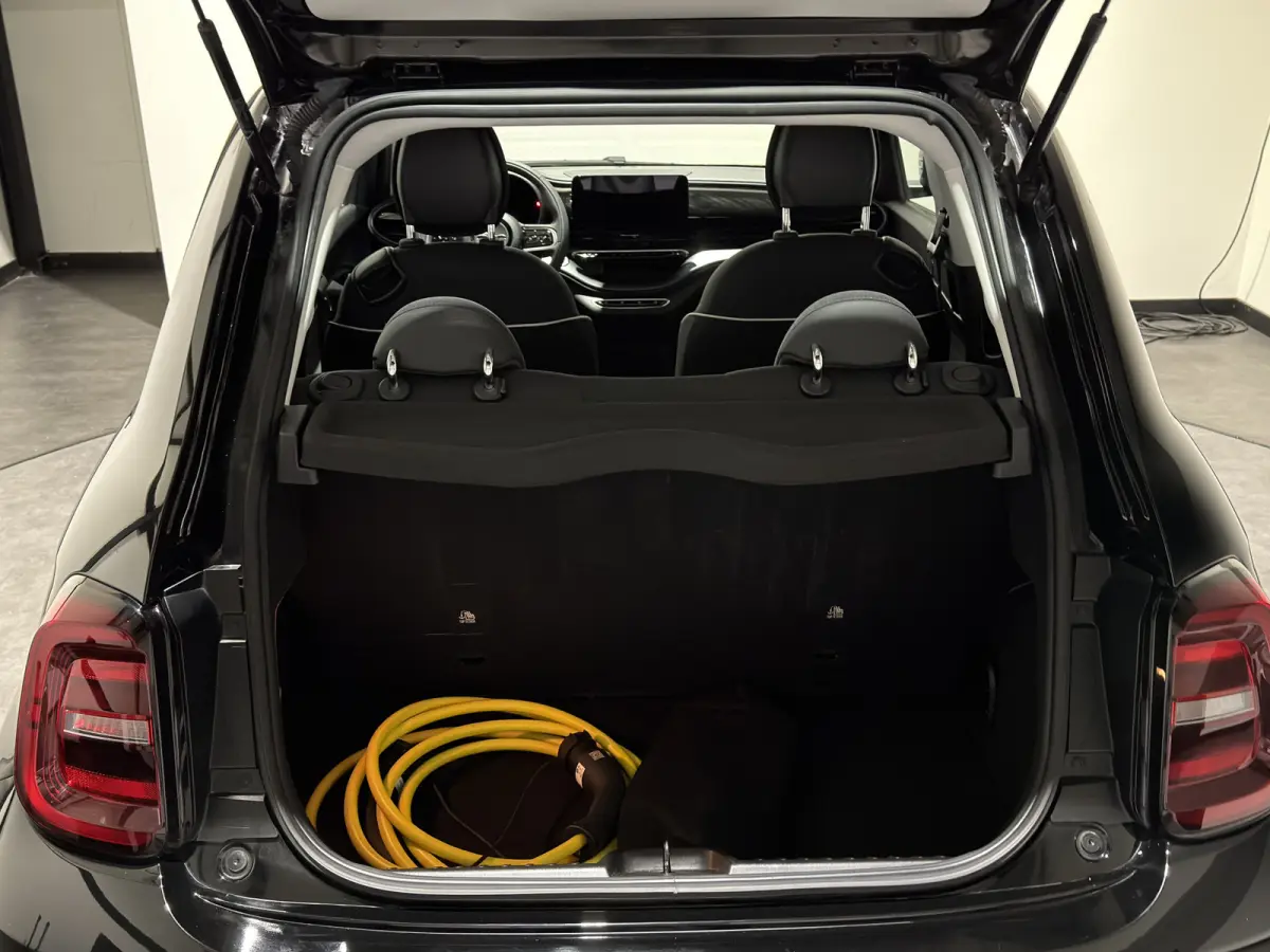3+1 42 kWh | Apple CarPlay - Android Auto | Stoelen verwarmd | Dodehoek detectie