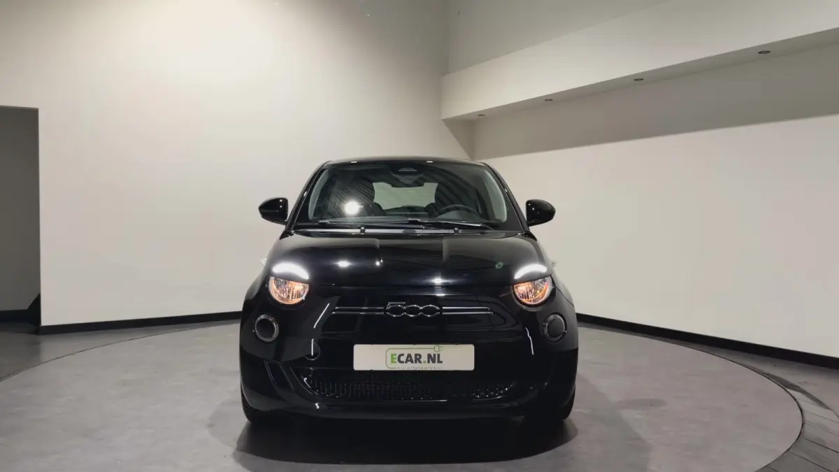 3+1 42 kWh | Apple CarPlay - Android Auto | Stoelen verwarmd | Dodehoek detectie