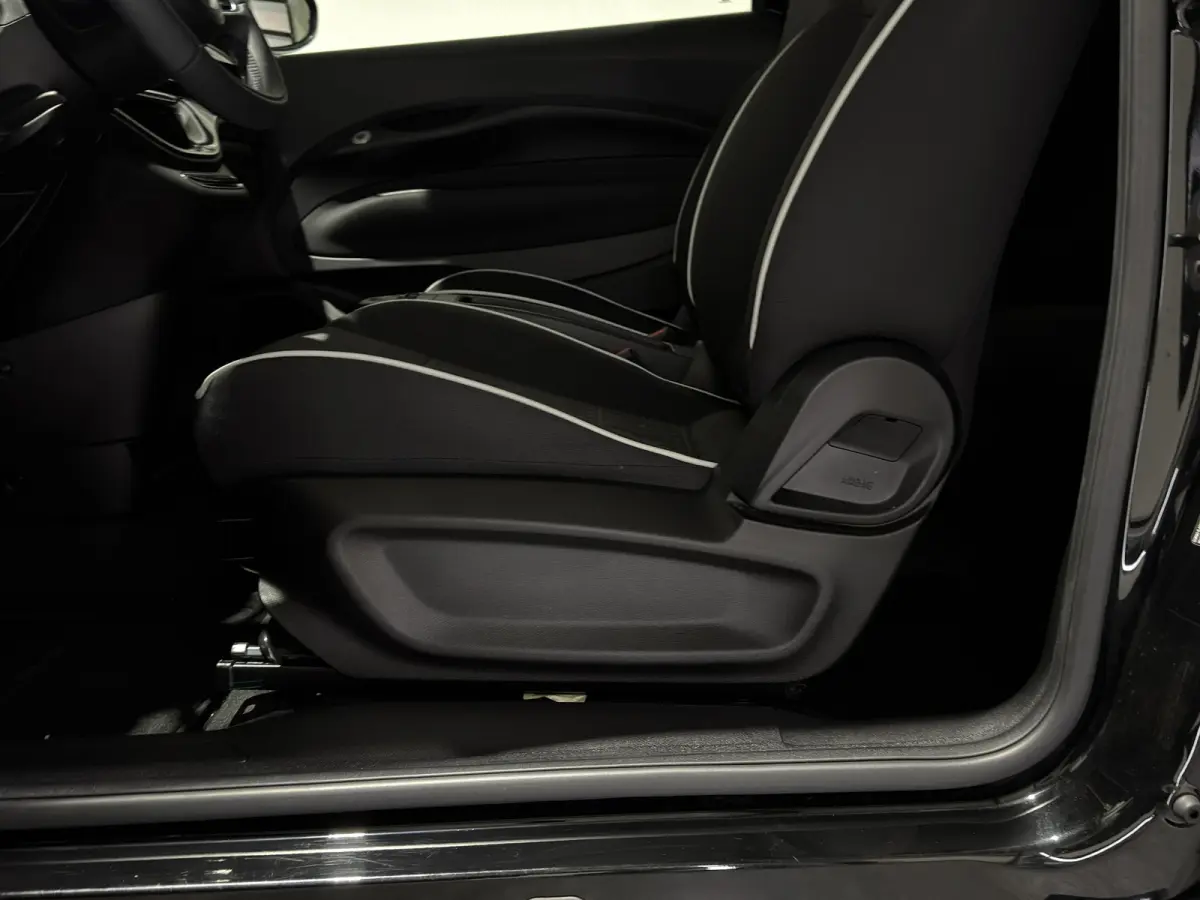 3+1 42 kWh | Apple CarPlay - Android Auto | Stoelen verwarmd | Dodehoek detectie