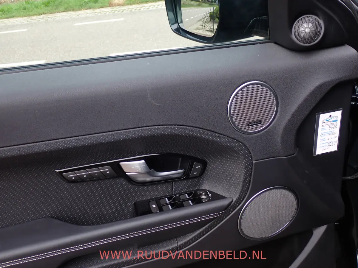 2.2 TD4 4WD DYNAMIC / CAMERA / STUUR + STOELVERWARMING / MEMORY / NAVI
