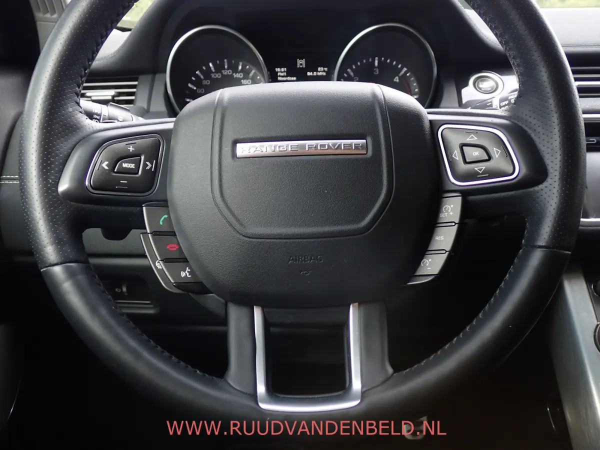 2.2 TD4 4WD DYNAMIC / CAMERA / STUUR + STOELVERWARMING / MEMORY / NAVI