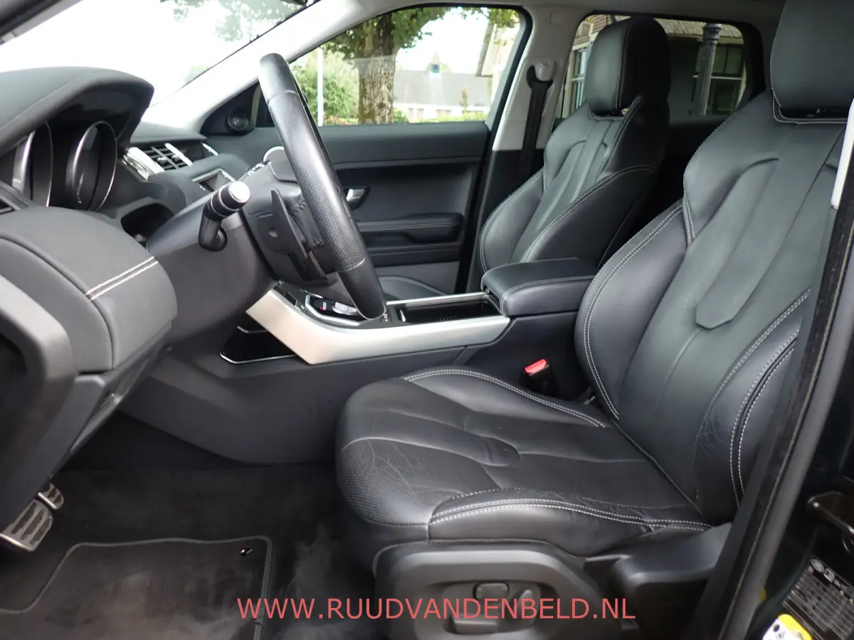2.2 TD4 4WD DYNAMIC / CAMERA / STUUR + STOELVERWARMING / MEMORY / NAVI