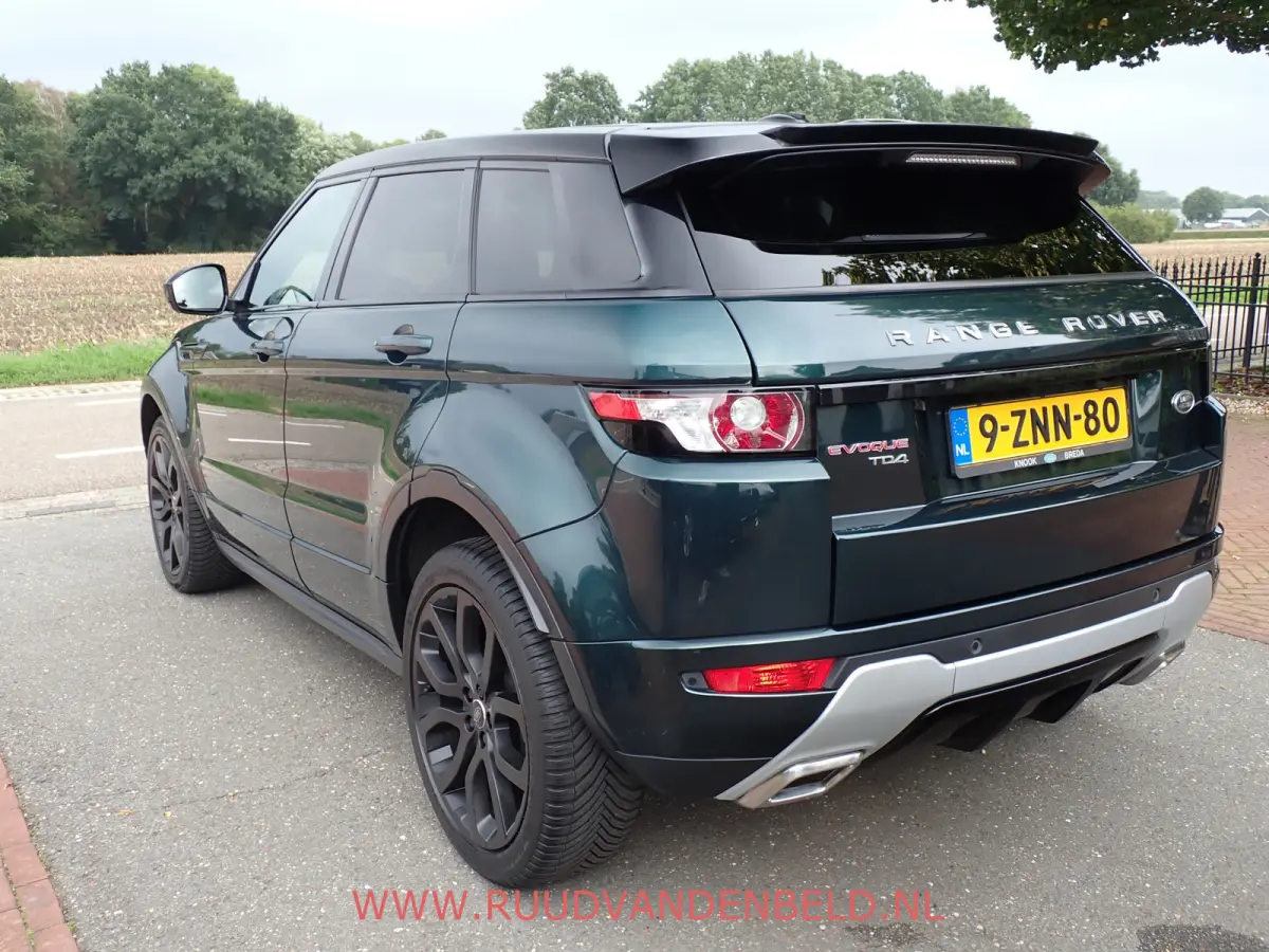 2.2 TD4 4WD DYNAMIC / CAMERA / STUUR + STOELVERWARMING / MEMORY / NAVI