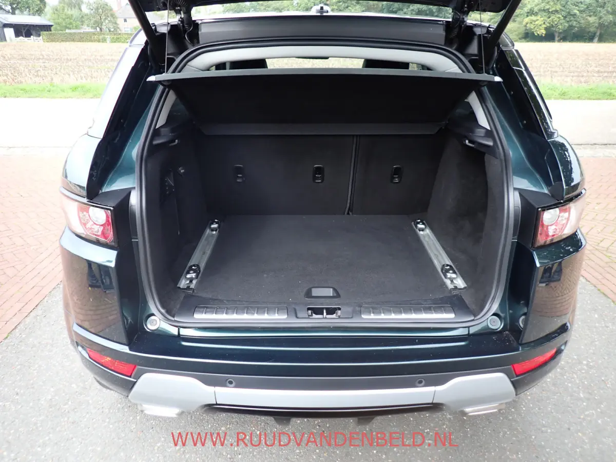 2.2 TD4 4WD DYNAMIC / CAMERA / STUUR + STOELVERWARMING / MEMORY / NAVI