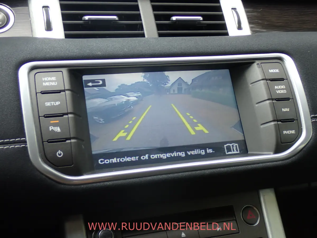 2.2 TD4 4WD DYNAMIC / CAMERA / STUUR + STOELVERWARMING / MEMORY / NAVI