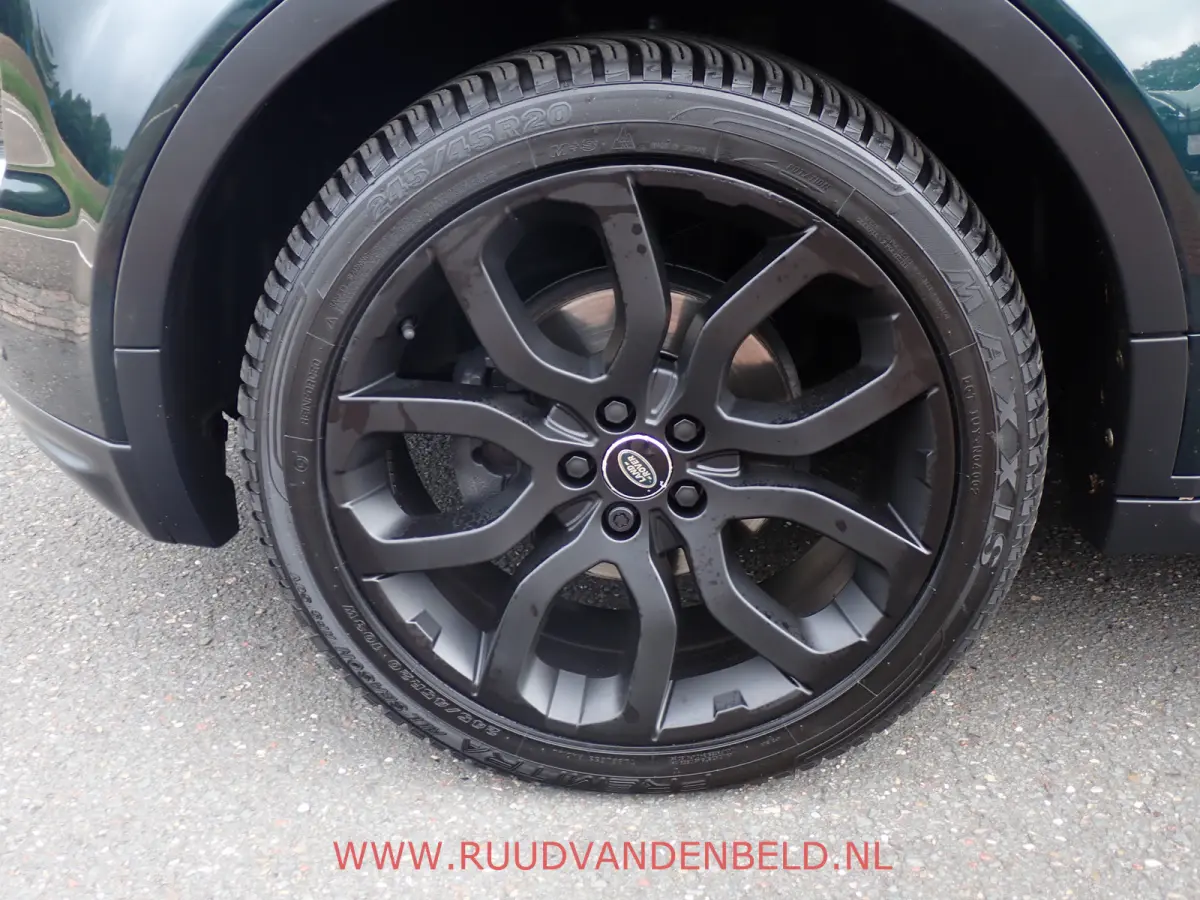 2.2 TD4 4WD DYNAMIC / CAMERA / STUUR + STOELVERWARMING / MEMORY / NAVI