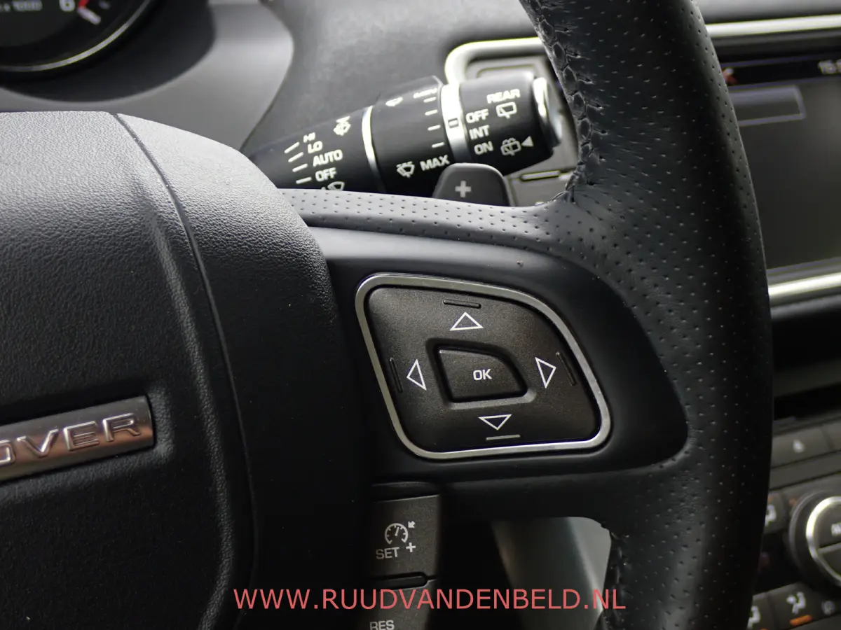 2.2 TD4 4WD DYNAMIC / CAMERA / STUUR + STOELVERWARMING / MEMORY / NAVI