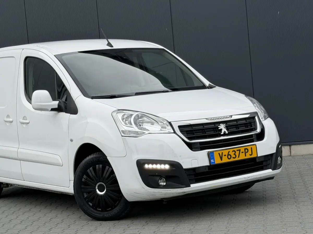 bestel 120 1.6 BlueHDi Automaat - Led - 2e Eigenaar