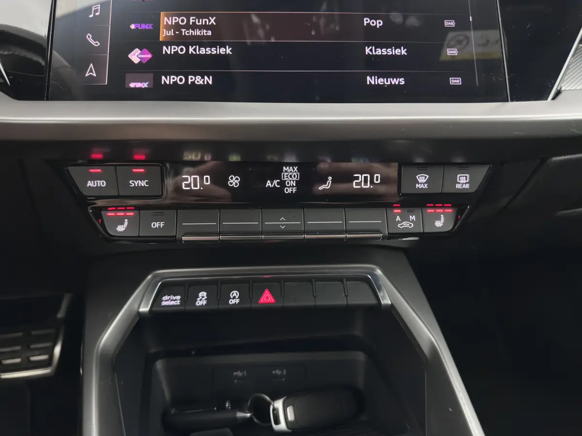 35 TFSI S edition (INCL-BTW)  *AUT | 1/2 LEATHER | MATRIX-LED | HEATED-SPORTSEATS | CRUISE | CAMERA | DIGI-COCKPIT | NAVI-FULLMAP | PRIVACY-GLASS | AMBIENT-LIGHT | ECC | PDC | 18''ALU*