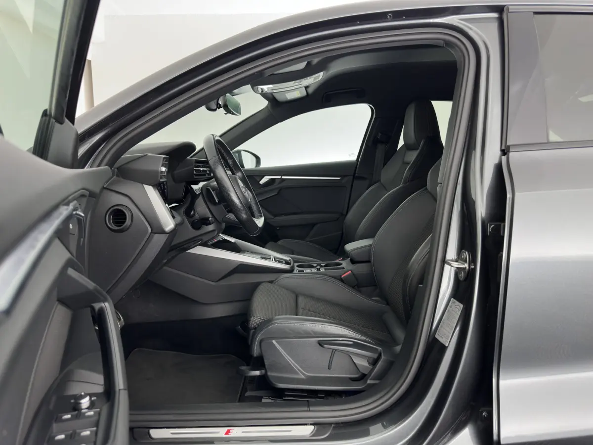 35 TFSI S edition (INCL-BTW)  *AUT | 1/2 LEATHER | MATRIX-LED | HEATED-SPORTSEATS | CRUISE | CAMERA | DIGI-COCKPIT | NAVI-FULLMAP | PRIVACY-GLASS | AMBIENT-LIGHT | ECC | PDC | 18''ALU*