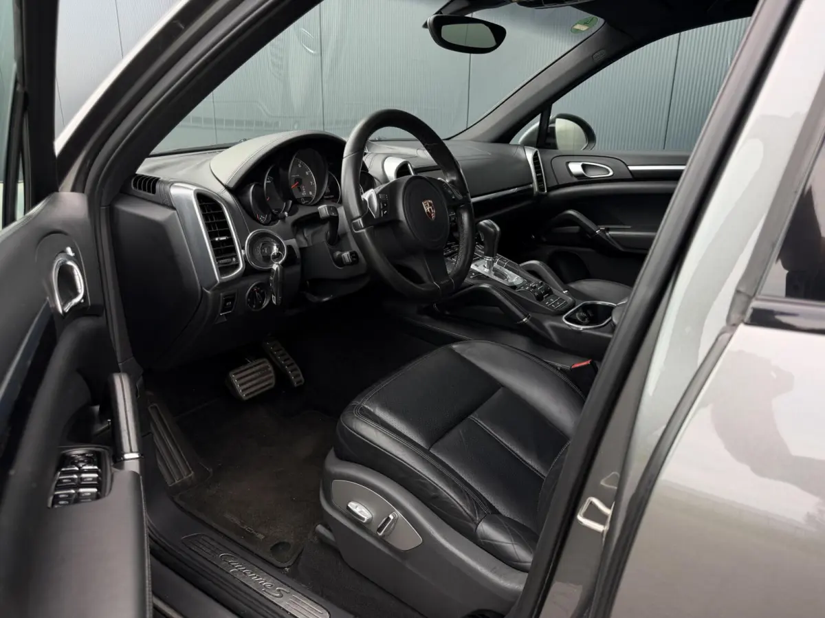 4.8 S ''144DKM'' Schuifdak - Sportchrono - Leder Dashboard
