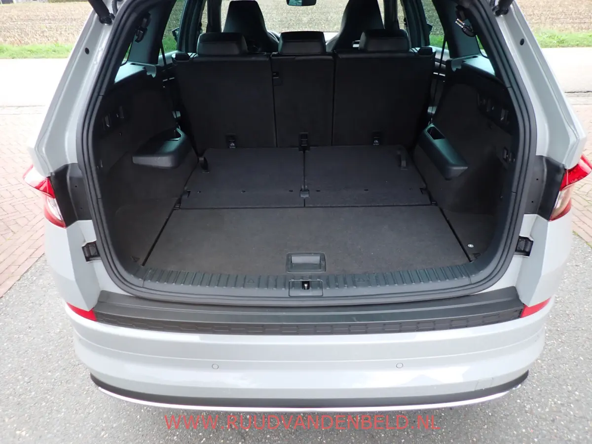 1.5 TSI SPORTLINE 7-PERS / TREKHAAK / CARPLAY / CAMERA / KEYLESS / MEMORY