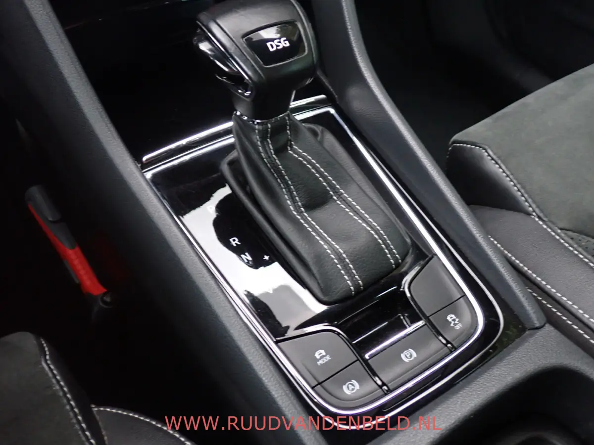 1.5 TSI SPORTLINE 7-PERS / TREKHAAK / CARPLAY / CAMERA / KEYLESS / MEMORY