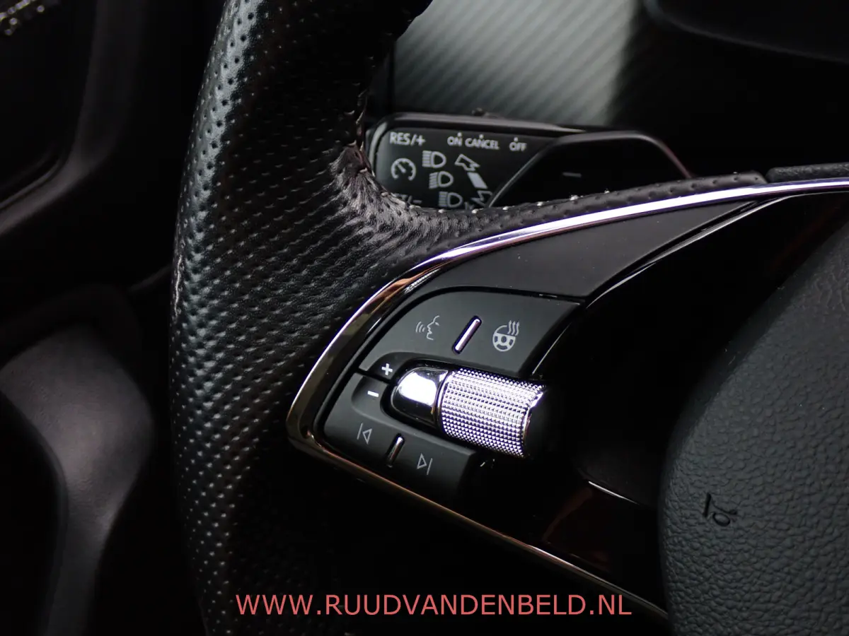 1.5 TSI SPORTLINE 7-PERS / TREKHAAK / CARPLAY / CAMERA / KEYLESS / MEMORY
