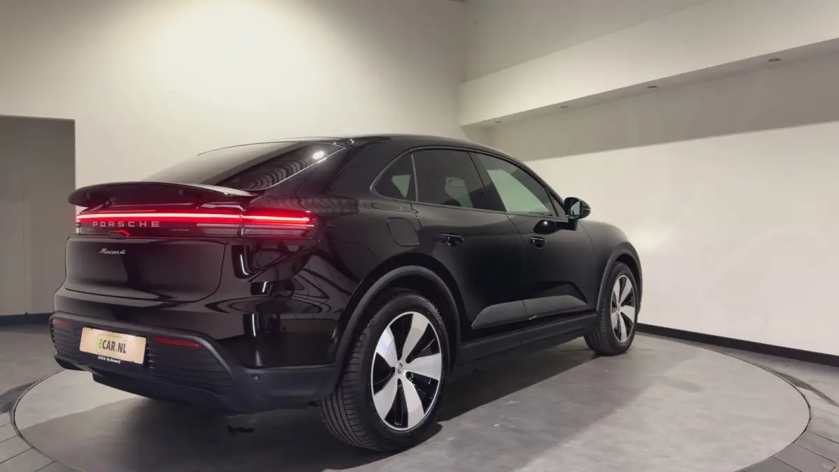 4 100 kWh | Panoramadak | Bose audio | Luxe Leder