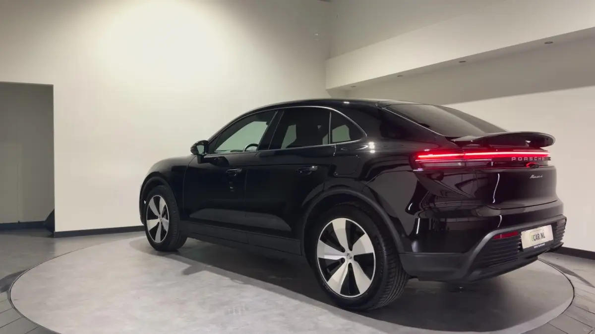 4 100 kWh | Panoramadak | Bose audio | Luxe Leder