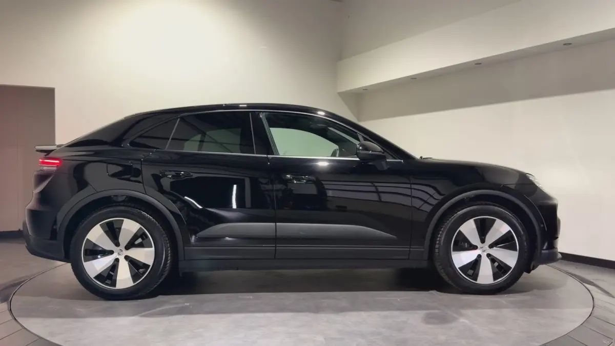 4 100 kWh | Panoramadak | Bose audio | Luxe Leder