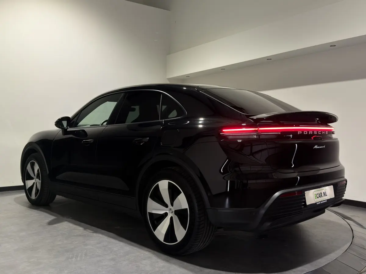 4 100 kWh | Panoramadak | Bose audio | Luxe Leder