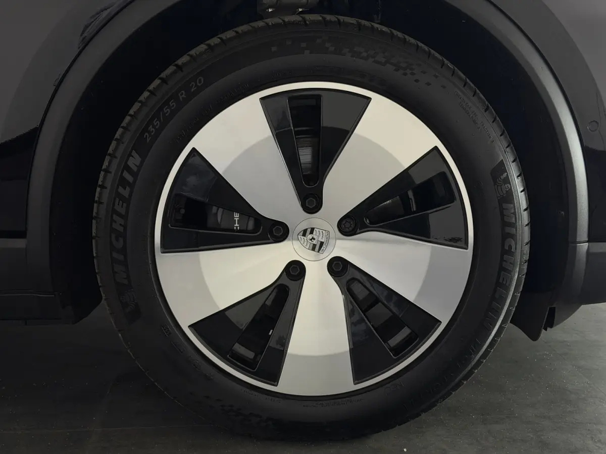 4 100 kWh | Panoramadak | Bose audio | Luxe Leder