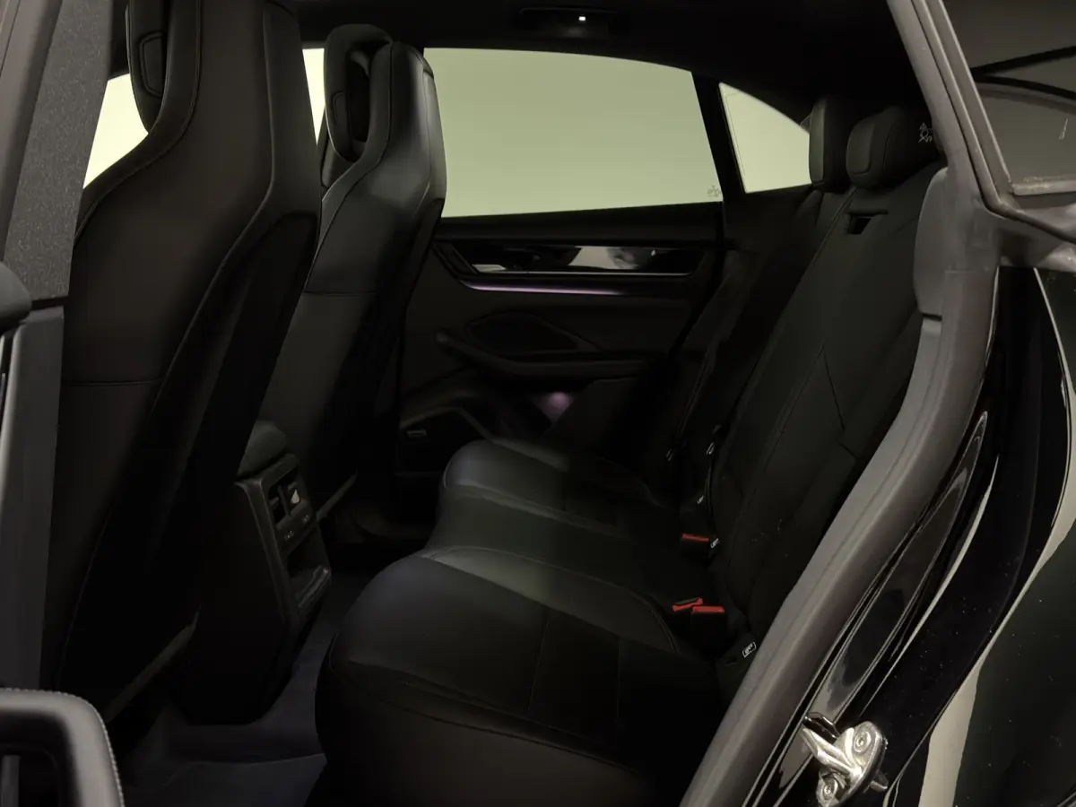 4 100 kWh | Panoramadak | Bose audio | Luxe Leder