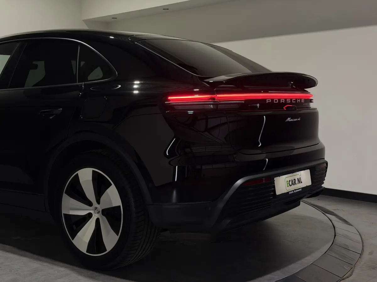 4 100 kWh | Panoramadak | Bose audio | Luxe Leder