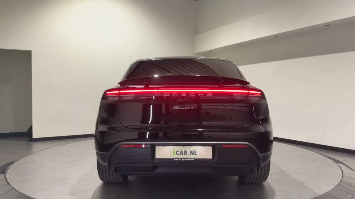 4 100 kWh | Panoramadak | Bose audio | Luxe Leder
