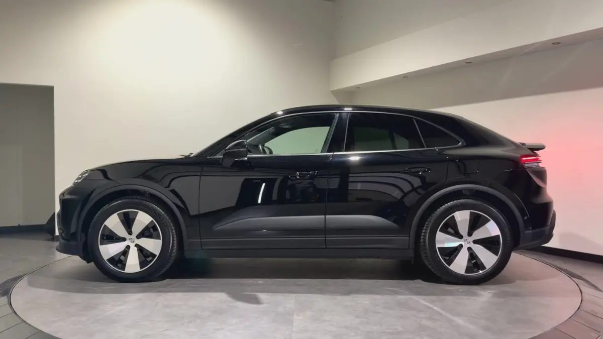 4 100 kWh | Panoramadak | Bose audio | Luxe Leder