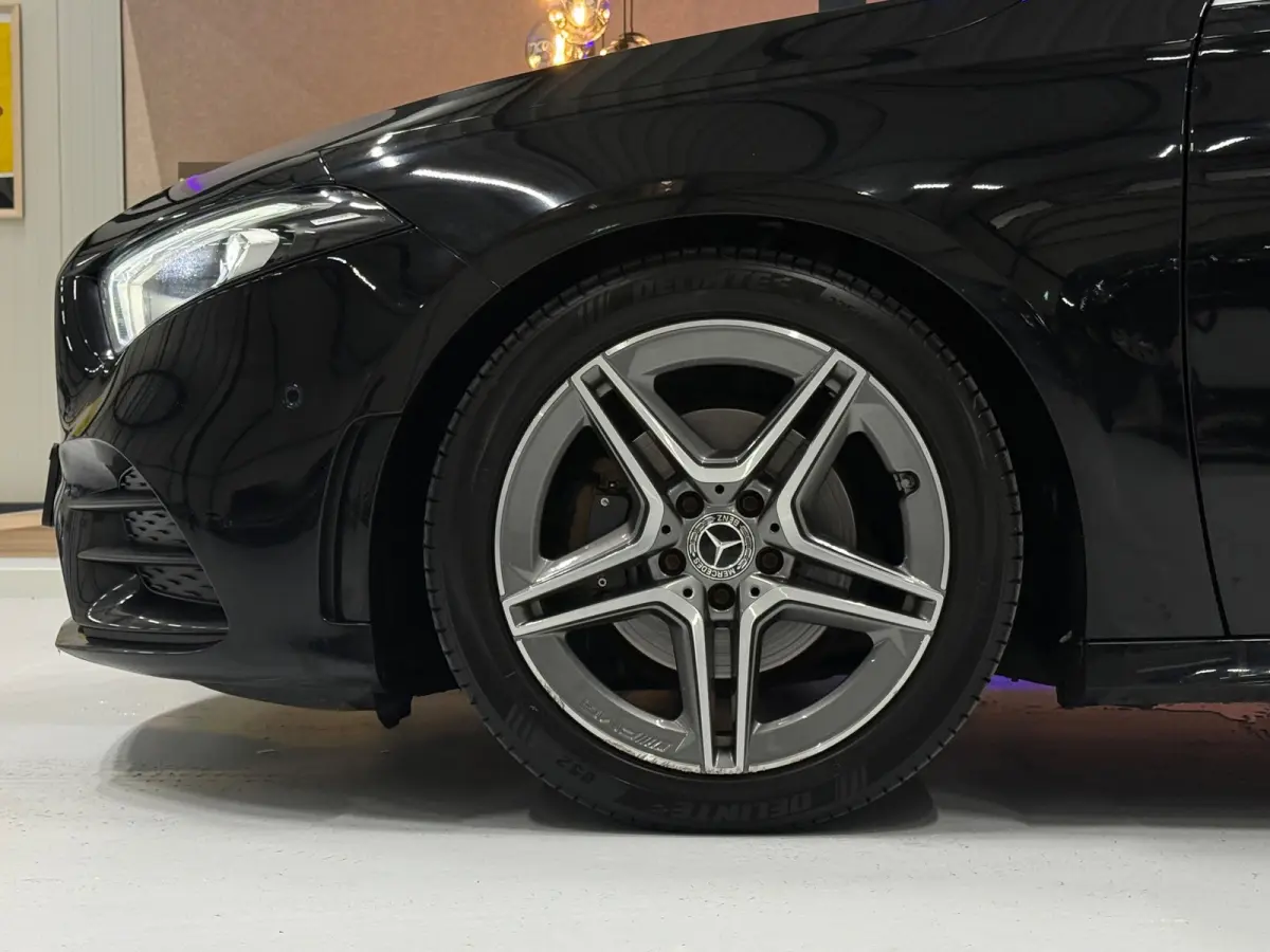 180 Business Solution AMG | MBUX | LED | Camera | Cruise | Lane Assist | Dodehoek