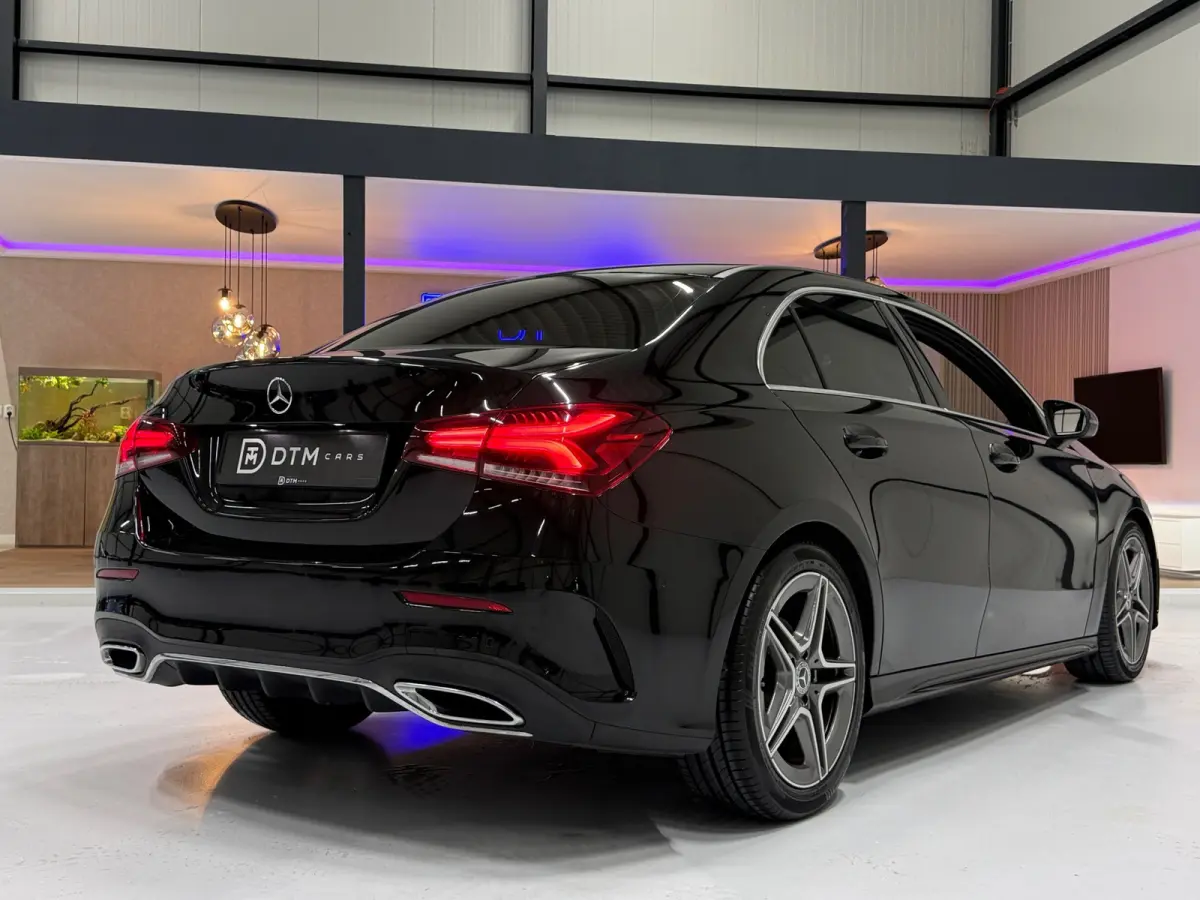 180 Business Solution AMG | MBUX | LED | Camera | Cruise | Lane Assist | Dodehoek