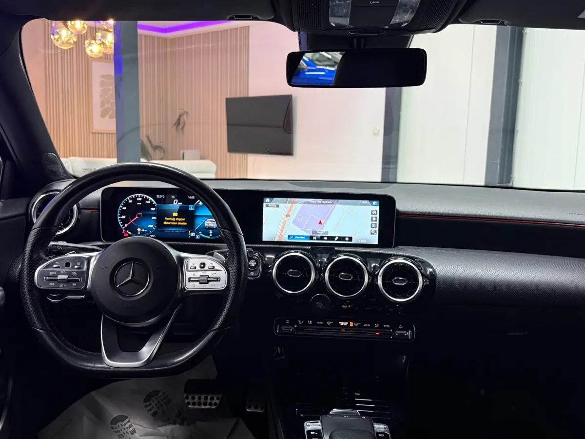 180 Business Solution AMG | MBUX | LED | Camera | Cruise | Lane Assist | Dodehoek