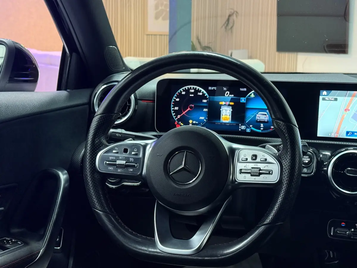 180 Business Solution AMG | MBUX | LED | Camera | Cruise | Lane Assist | Dodehoek
