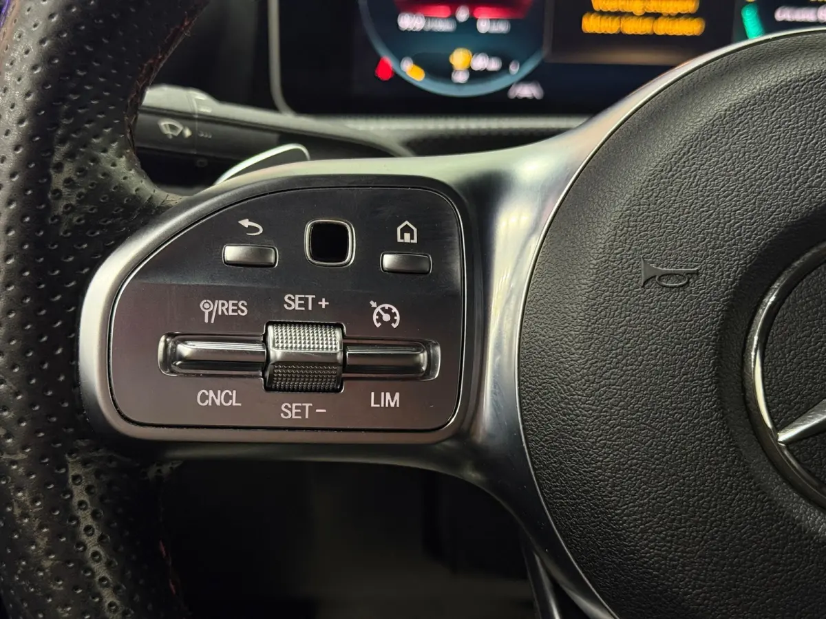180 Business Solution AMG | MBUX | LED | Camera | Cruise | Lane Assist | Dodehoek