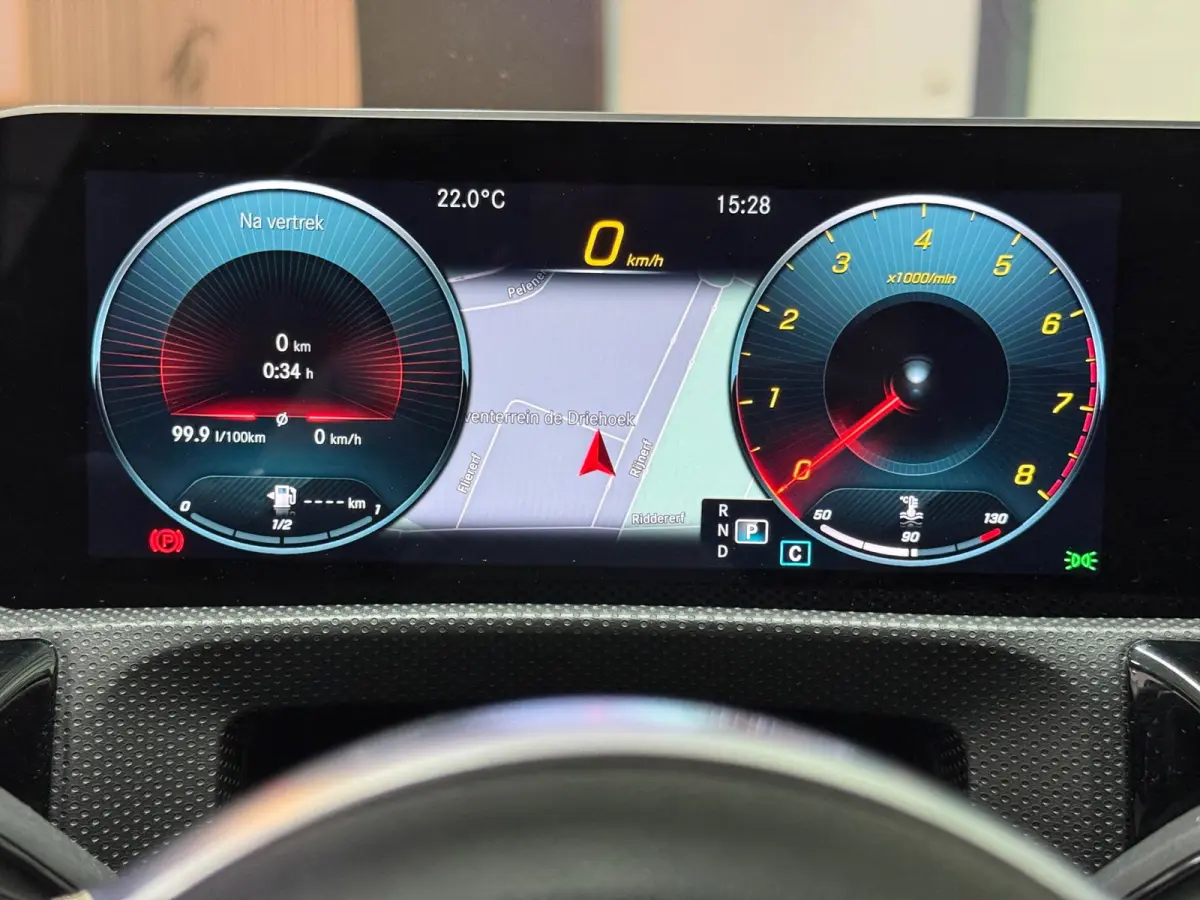 180 Business Solution AMG | MBUX | LED | Camera | Cruise | Lane Assist | Dodehoek
