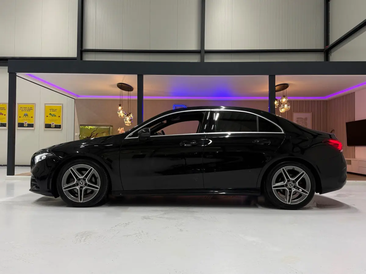 180 Business Solution AMG | MBUX | LED | Camera | Cruise | Lane Assist | Dodehoek