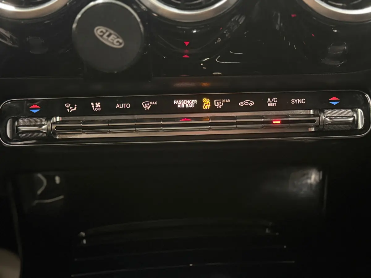180 Business Solution AMG | MBUX | LED | Camera | Cruise | Lane Assist | Dodehoek