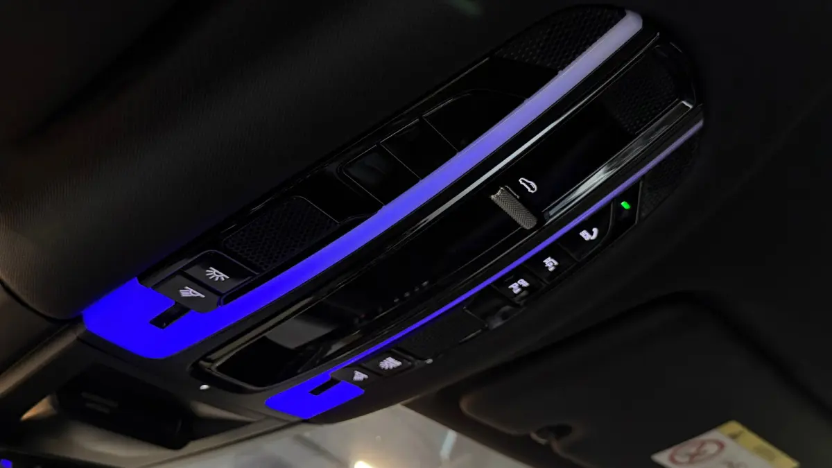 3.0 E-Hybrid PANO|BOSE|SOFTCLOSE|SPORTUITLAAT|KEYLESS|360 CAMERA|TREKHAAK|BOSE|22 INCH|90%SOH|BOMVOL!