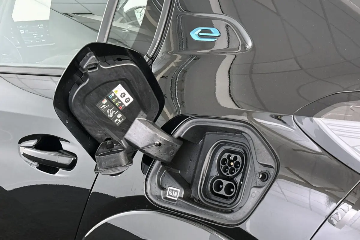 EV Active 50 kWh Apple CarPlay Airco