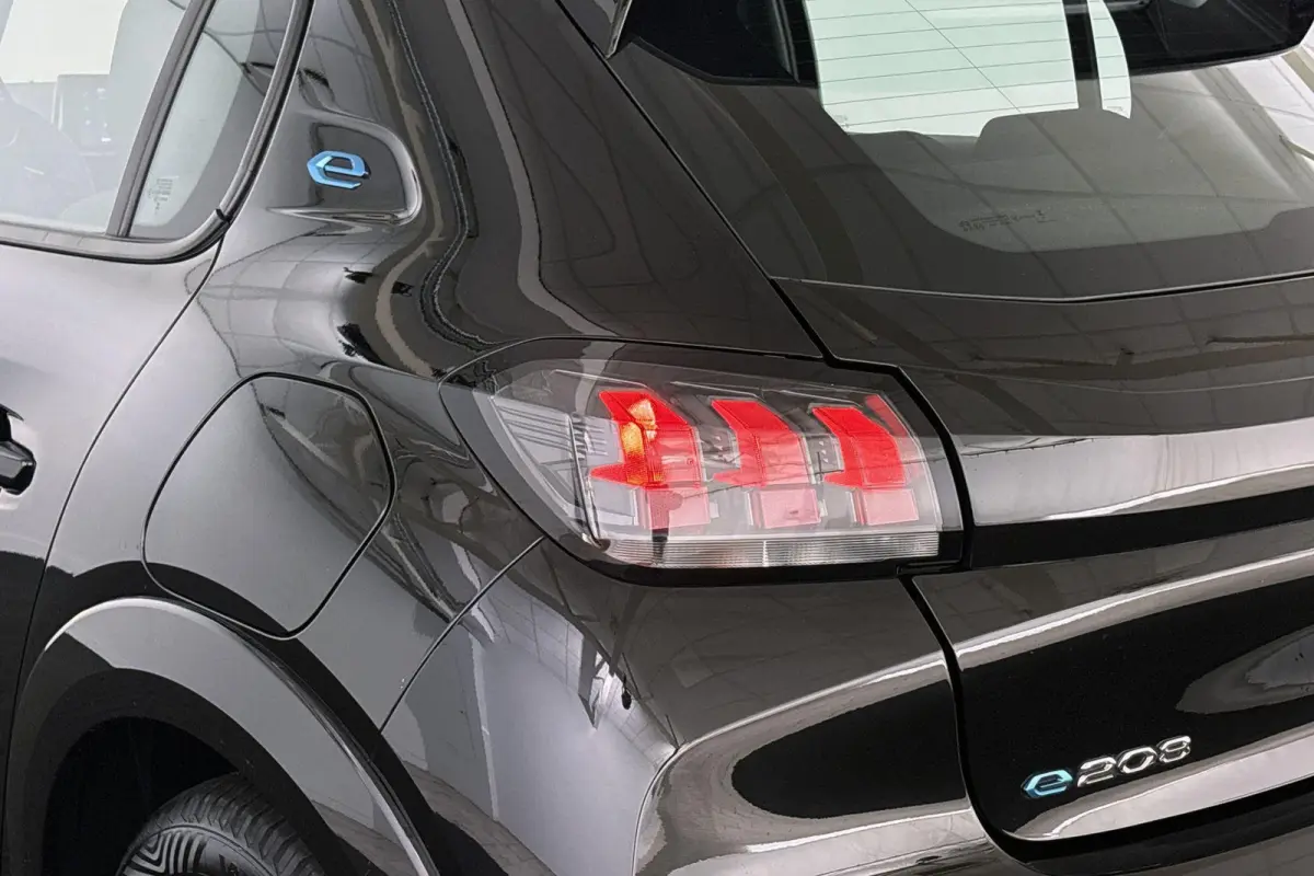 EV Active 50 kWh Apple CarPlay Airco
