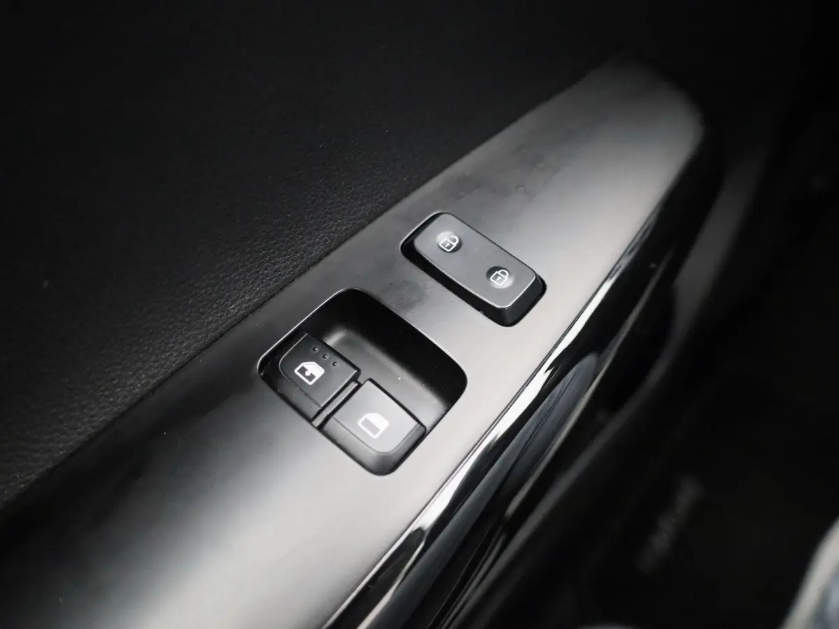 1.0 DPi ComfortLine | Automaat | Airconditioning | Bluetooth | Elektrische Ramen |