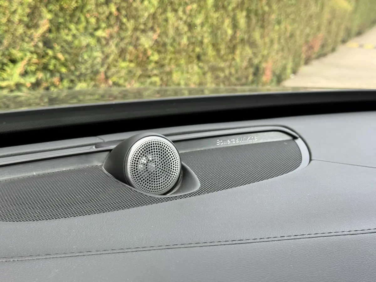 T8 Recharge AWD Inscription B&W Audio Luchtvering
