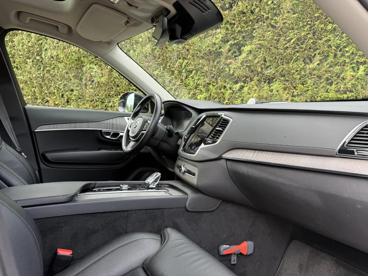 T8 Recharge AWD Inscription B&W Audio Luchtvering