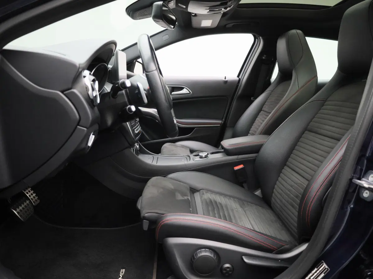 180 Business Solution AMG | Panoramadak | Achteruitrijcamera | Parkeersensoren | Stoelverwarming | Lichtmetalen Velgen | Trekhaak |