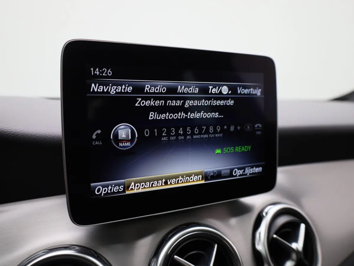 180 Business Solution AMG | Panoramadak | Achteruitrijcamera | Parkeersensoren | Stoelverwarming | Lichtmetalen Velgen | Trekhaak |