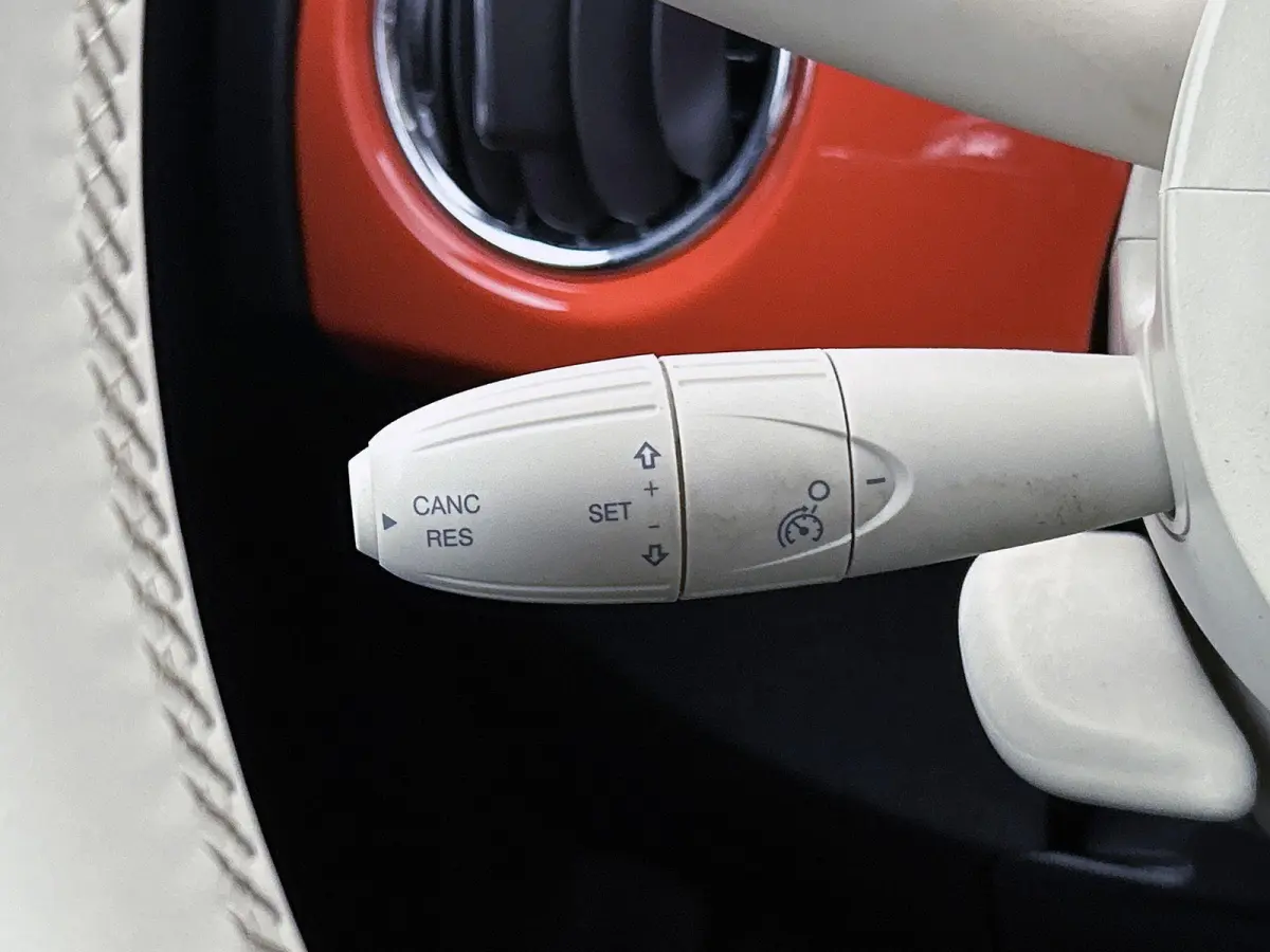 1.0 Hybrid Cult | Airco | Navigatie | Lichtmetalen velgen