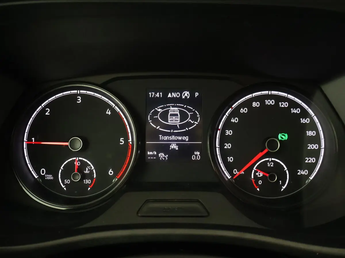 2.0 TDI L2H1 150 PK DSG AUT. + WP INRICHTING | GLOBELYST 4 | STANDKACHEL | ADAPTIVE CRUISE | CARPLAY | LED | STOELVERW.